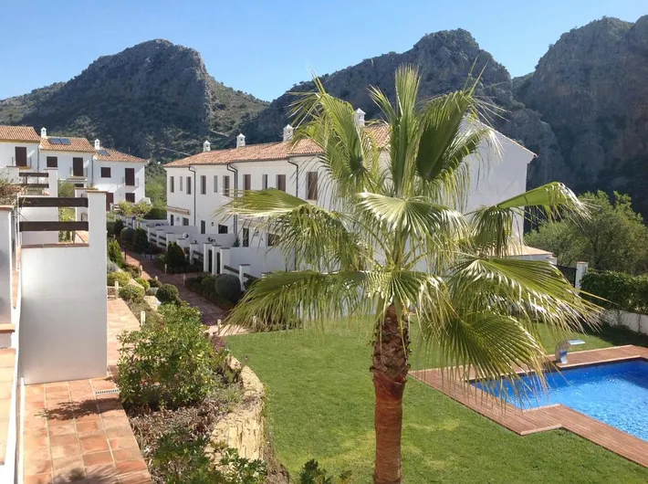 Casa de vacaciones para 6 personas, con jardín además de jacuzzi y piscina - 1