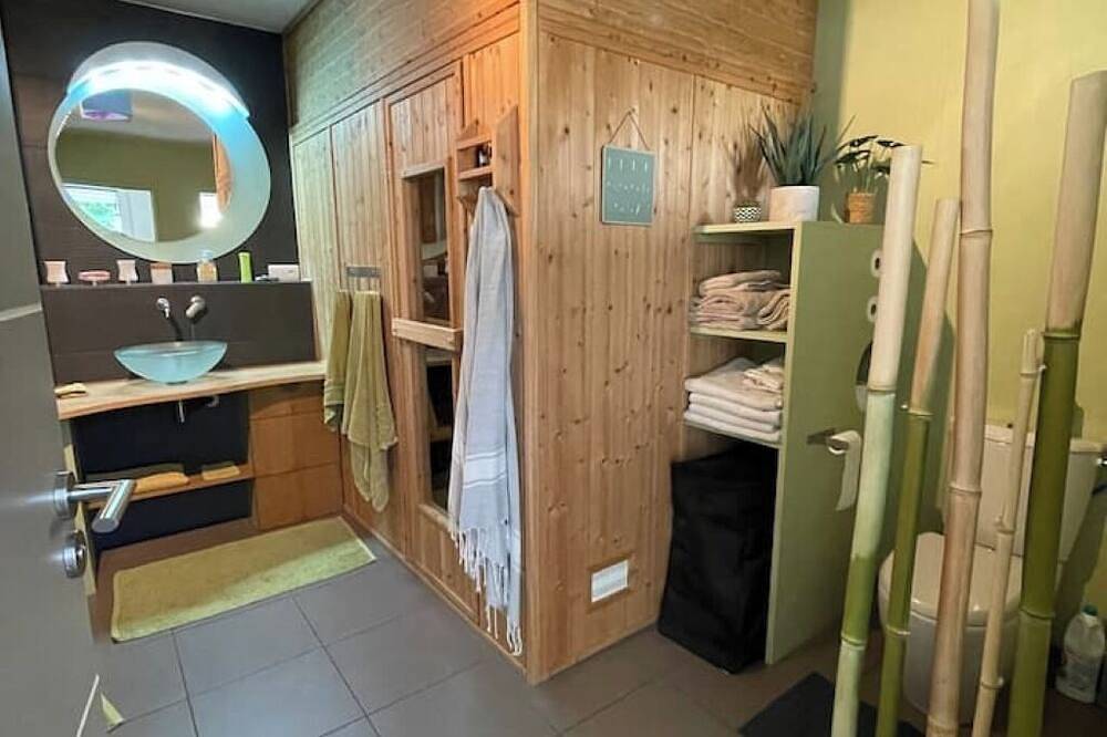 Le Clos des eaux, a haven of peace in the heart of nature, swimming pool in Tailly, Beaune region