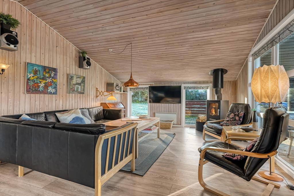 Schönes Ferienhaus für 8 – Mit Sauna, Whirlpool und schöner Terrasse in Nørhede Vest, Ulfborg
