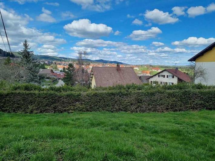 Gîte pour 6 personnes, avec terrasse ainsi que vue et jardin, animaux acceptés à Orchamps-Vennes - 3