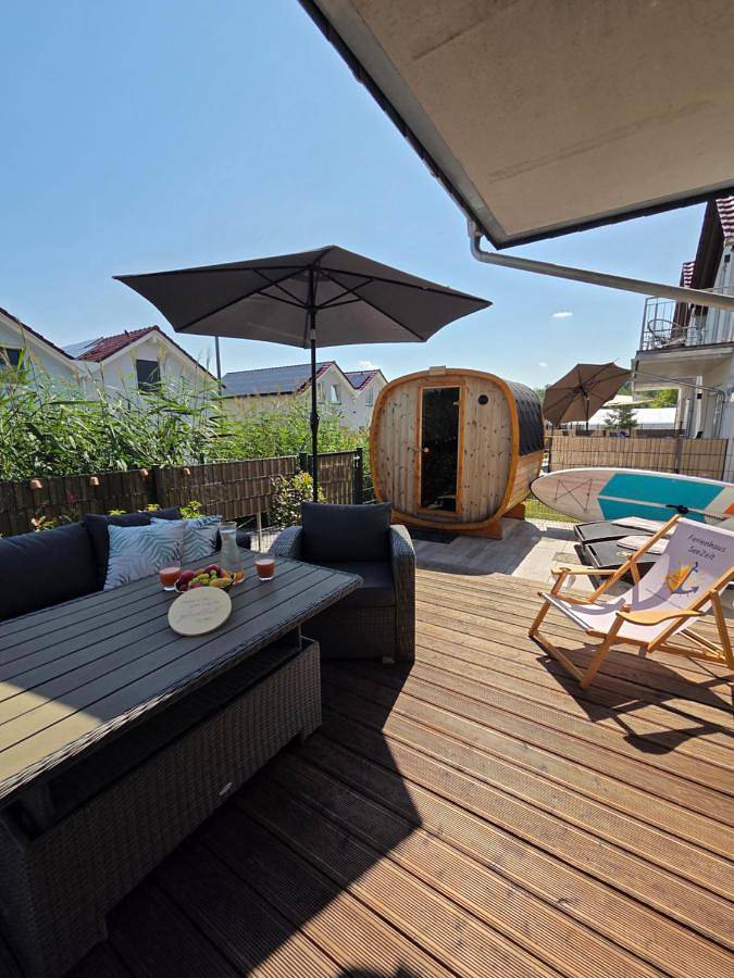 Ferienhaus für 6 Personen, mit Garten und Seeblick sowie Ausblick und Sauna, kinderfreundlich in Mücheln (Geiseltal)