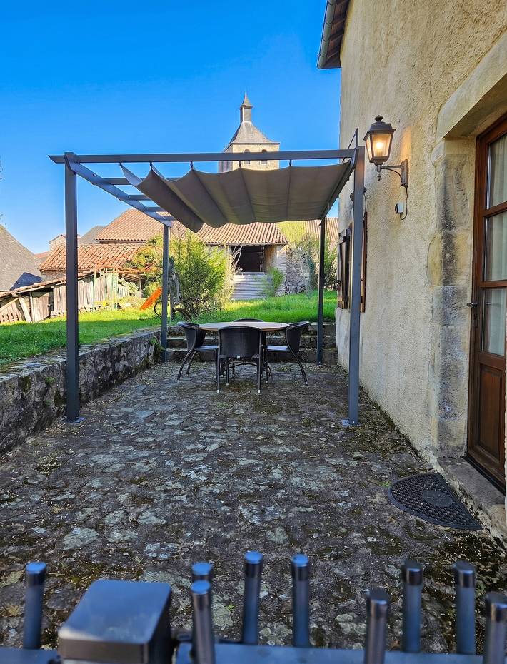 Gemütliches Haus in Peyrusse le Roc mit sichtgeschütztem Garten in Peyrusse-le-Roc, Aveyron