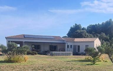 Gîte pour 6 personnes, avec piscine ainsi que jardin et terrasse à Laudun-l'Ardoise