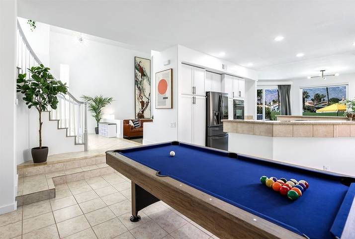 Vacation rental for 6 people, with yard and hot tub as well as balcony in Cathedral City