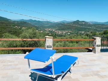 Gîte pour 6 personnes, avec jardin et terrasse à Villanova d'Albenga