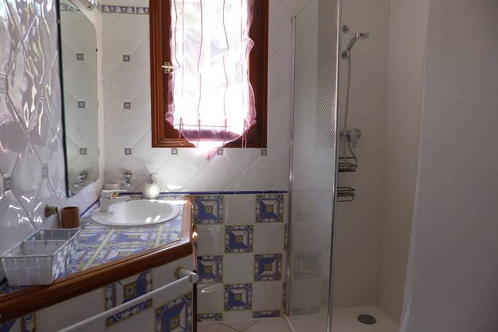 Location de vacances pour 5 personnes, avec terrasse et jardin à Patrimonio - 4