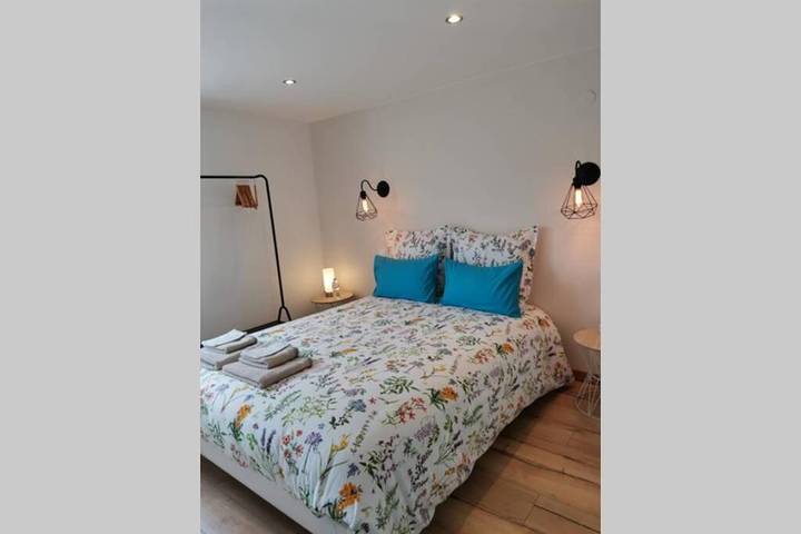 Gîte pour 3 personnes, avec terrasse et jardin à Vron