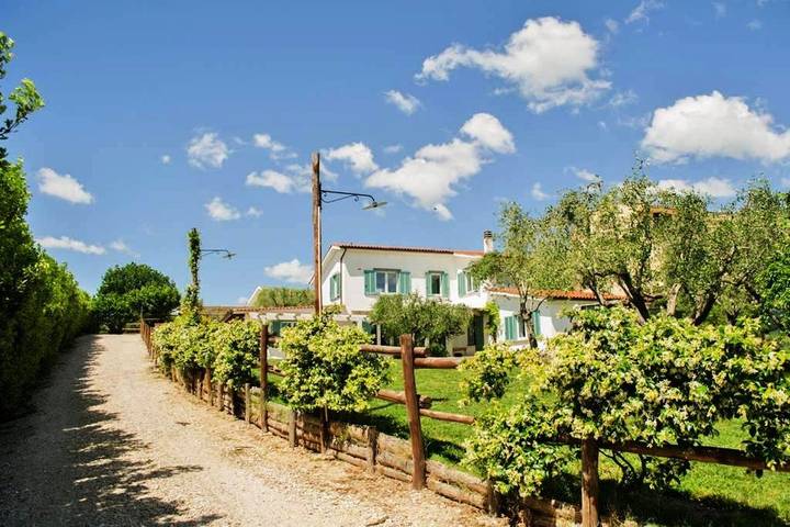 Casa vacanza per 3 persone, con Terrazza e Idromassaggio nonché Giardino e Panorama a Formello