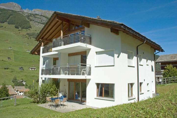 Ferienwohnung für 2 Personen, mit Terrasse und Garten sowie Ausblick in Vals