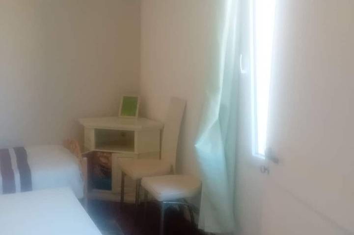Appartement entier, Appartement plain-pied indépendant au calme absolu, centre à 500m in Lavelanet, Ariège
