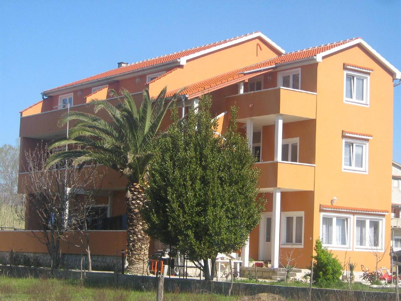 Ganze Ferienwohnung, Zentrale Ferienwohnung mit Balkon in Lopar, Rab