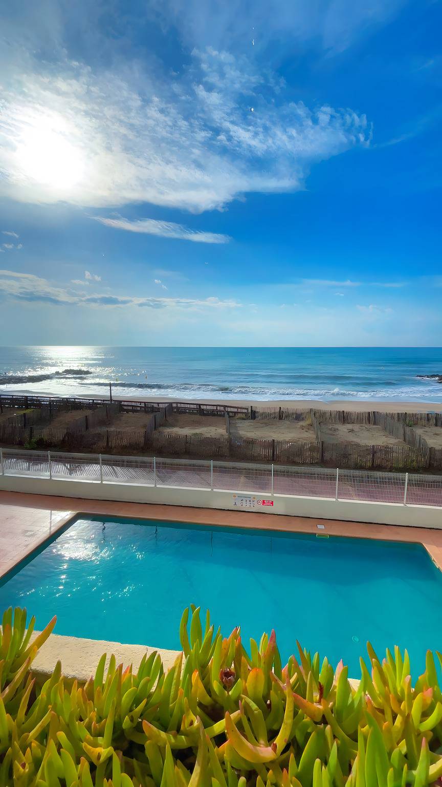 Ganze Wohnung, Apartment 'Appartement Première Ligne Vue Mer' mit Meerblick, Gemeinschaftspool und privater Terrasse in Frontignan, Côte d'Améthyste