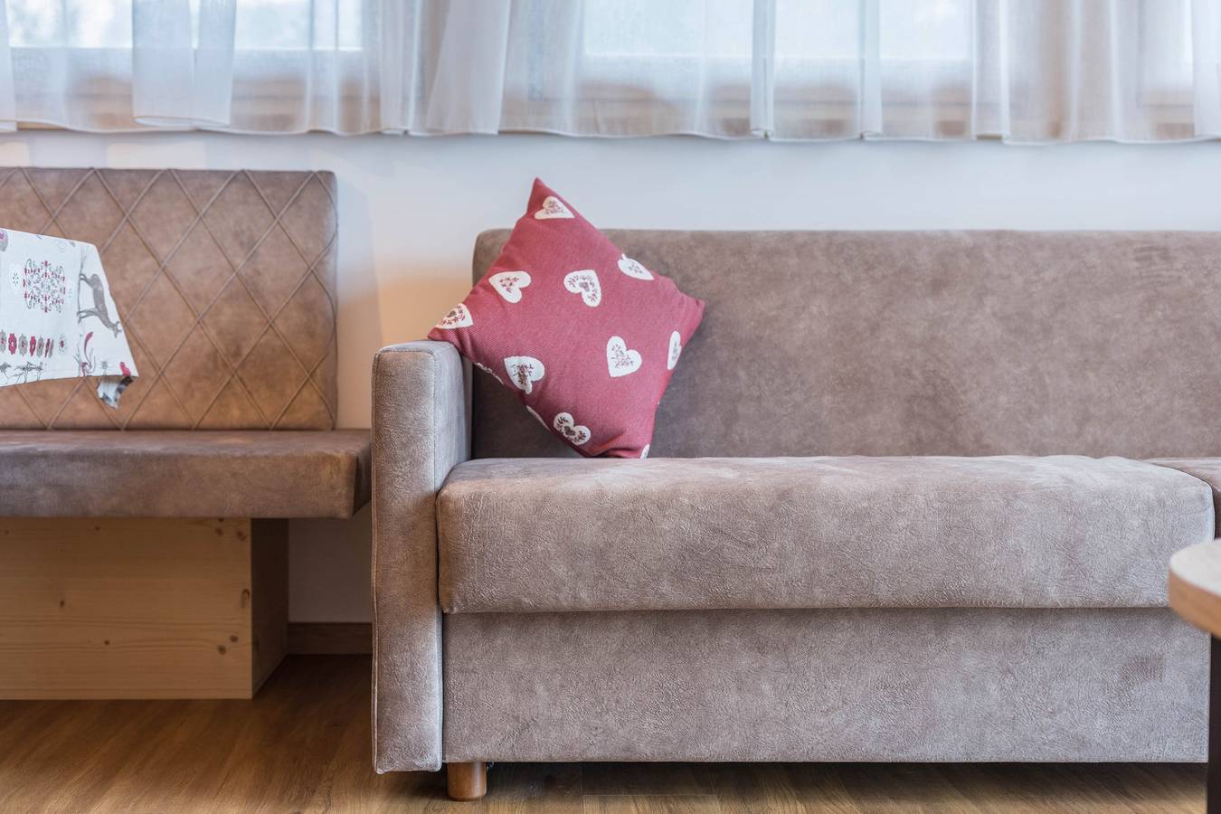 Appartamento intero, Appartamento "Les Ciases Chalets Dolomites Apt 6" con balcone privato, sauna in comune e Wi-Fi in San Vigilio di Marebbe, Marebbe