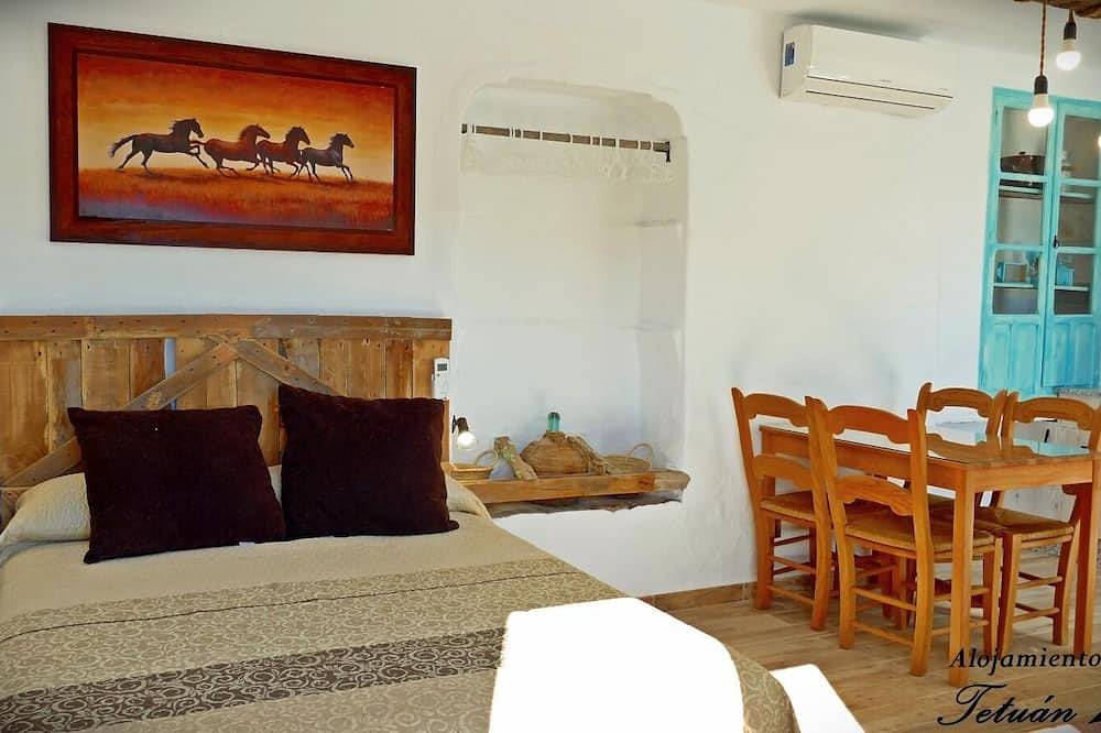 Ganze Wohnung, Small rustic apartment ideal for a perfect stay for couples. in Árchez, Málaga Provinz