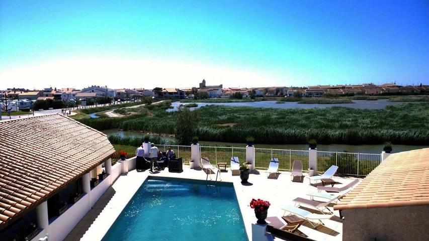 Hôtel pour 2 personnes, avec jardin ainsi que piscine et vue
