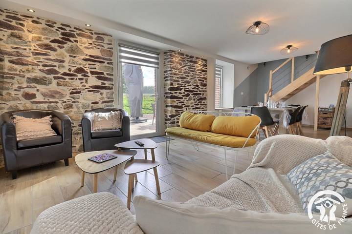 Gîte pour 6 personnes, avec Terrasse et Jardin ainsi que Piscine et Vue à Montfort-sur-Meu - 4