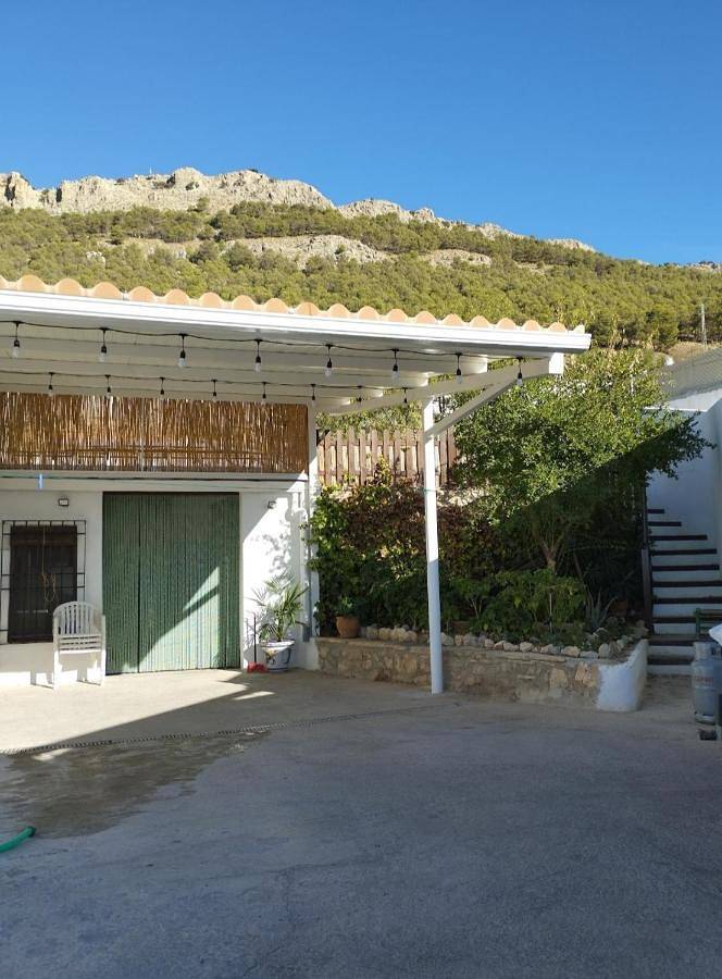 Casa rural para 6 personas, con jardín y piscina en Sierra Mágina