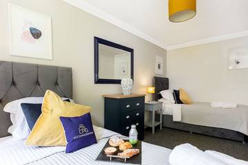 Apartment for 7 People in Milton Keynes, South East England, Photo 3