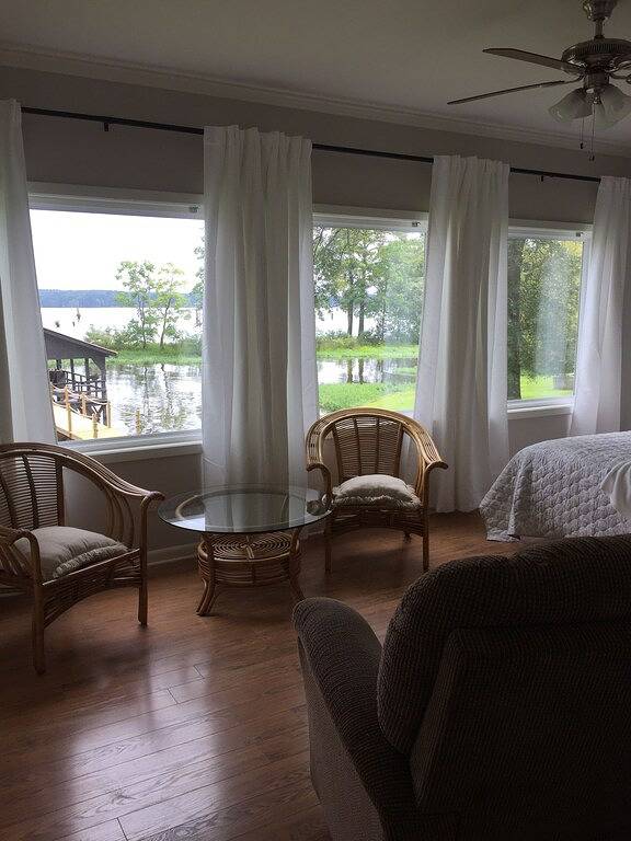 Small Families and Fishermen welcome! Boat ramp/fire pit/kayaks. in Union Parish