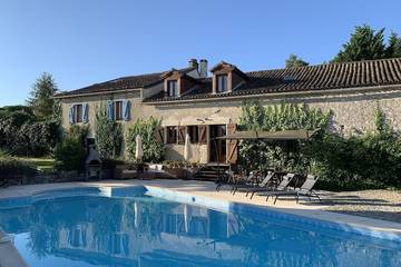 Gîte pour 8 personnes, avec jardin à Saint-Capraise-d'Eymet