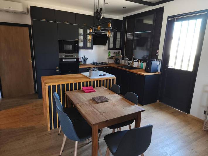 Gîte pour 4 personnes, avec terrasse et vue à Le Malzieu-Ville