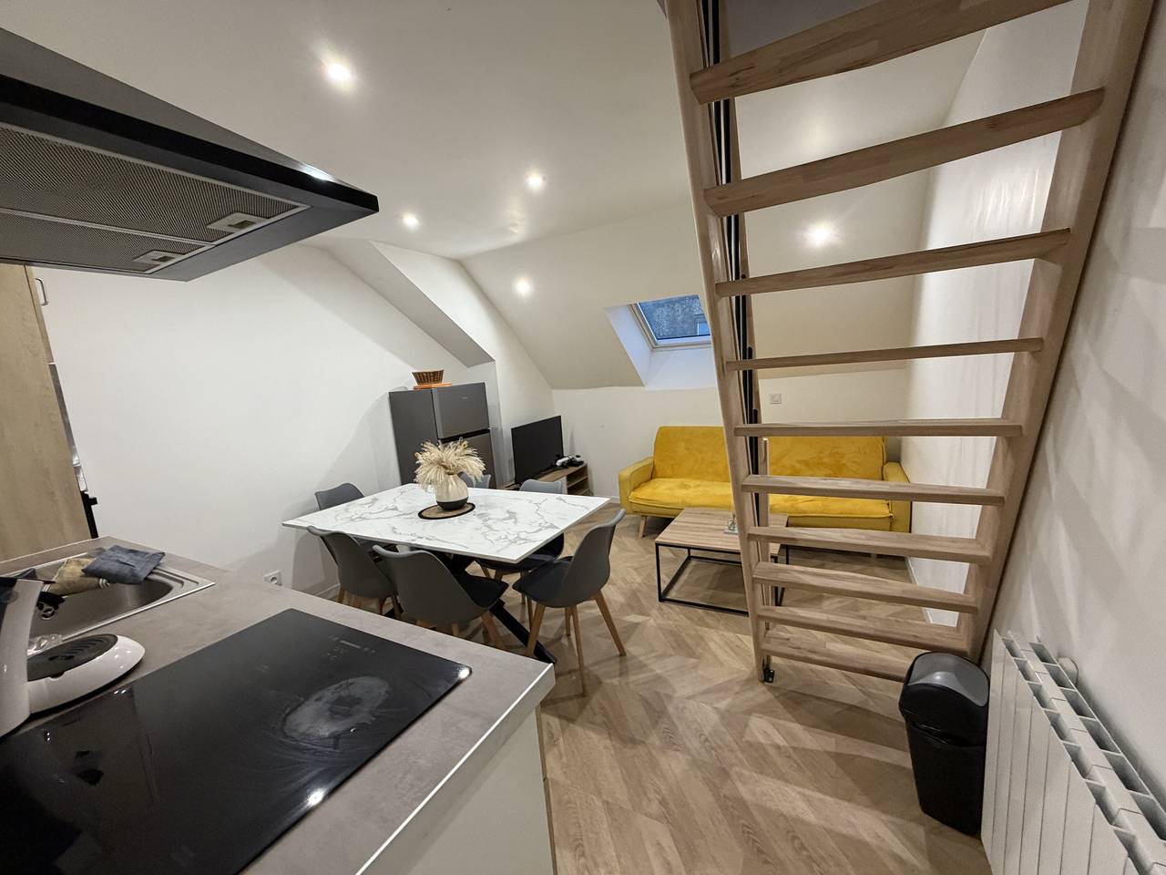 Apartamento entero, Le Pigeon Voyageur - 6 p - Circuit - Rêve au Mans in Écommoy, Sarthe