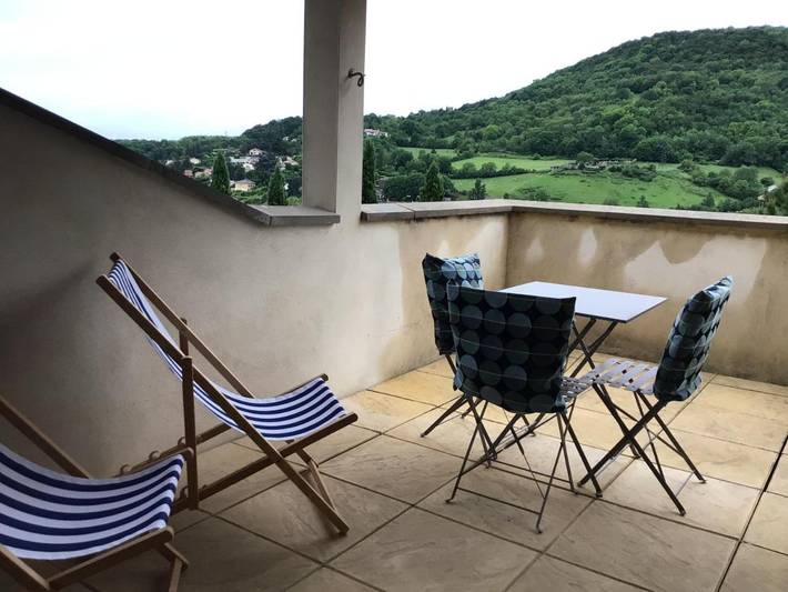 Gîte pour 4 personnes, avec Terrasse et Vue à Saint-Romain-au-Mont-d'Or