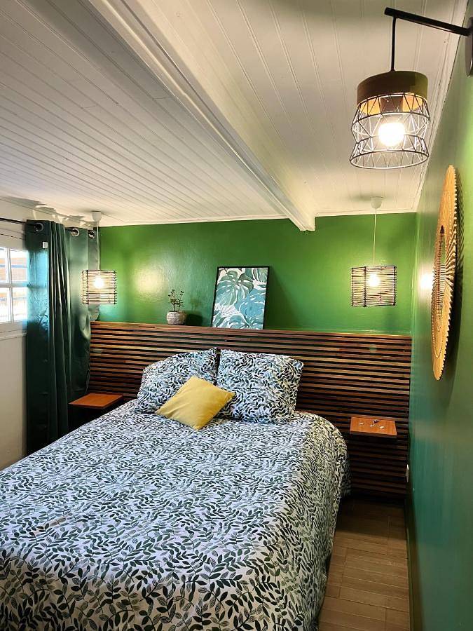 Location de vacances pour 6 personnes, avec jardin ainsi que terrasse et vue dans Les Makes - 4