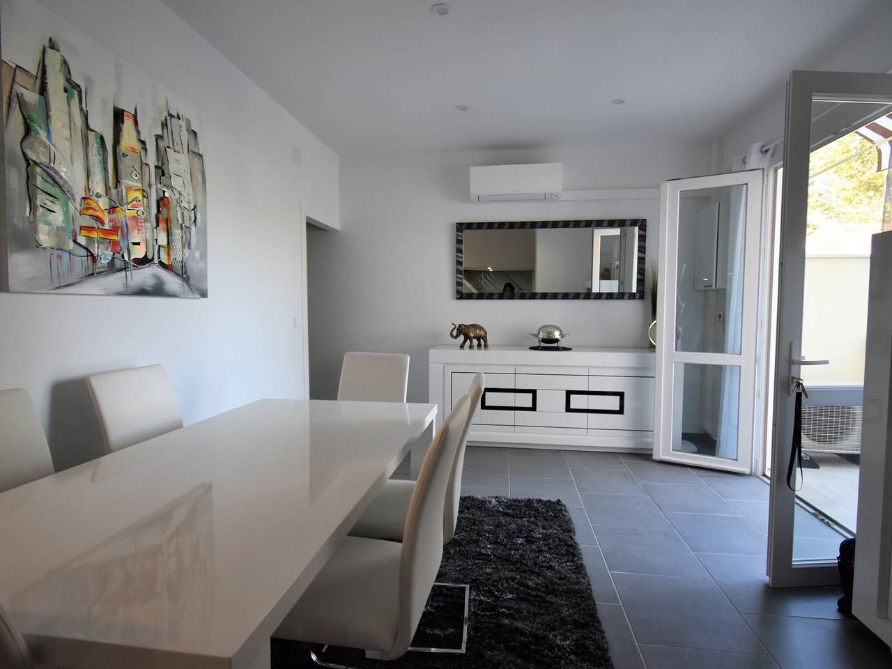 Entire apartment, Central Arcachon - Modern 1-Br Apartment with Loft, 2 Terraces, A/C, and Secure Parking in Arcachon, Arcachon region