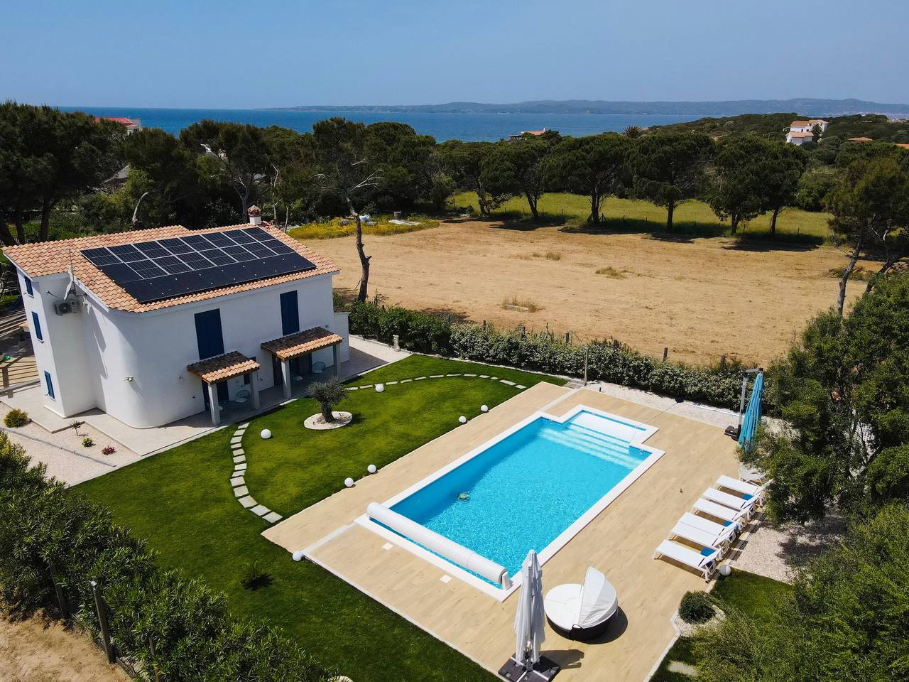 Villa Rose Sardinien 200 m vom Strand – Privater Pool & Garten in Spiaggia Grande, Calasetta