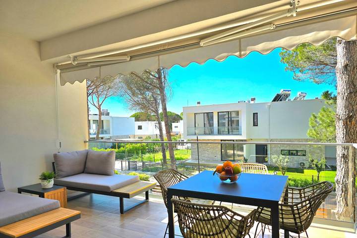 Ferienwohnung für 4 Personen, mit Balkon und Kinderpool in Albanien