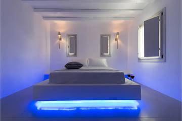 Vacation Rental for 4 Guests in Milos, Cyclades, Picture 3