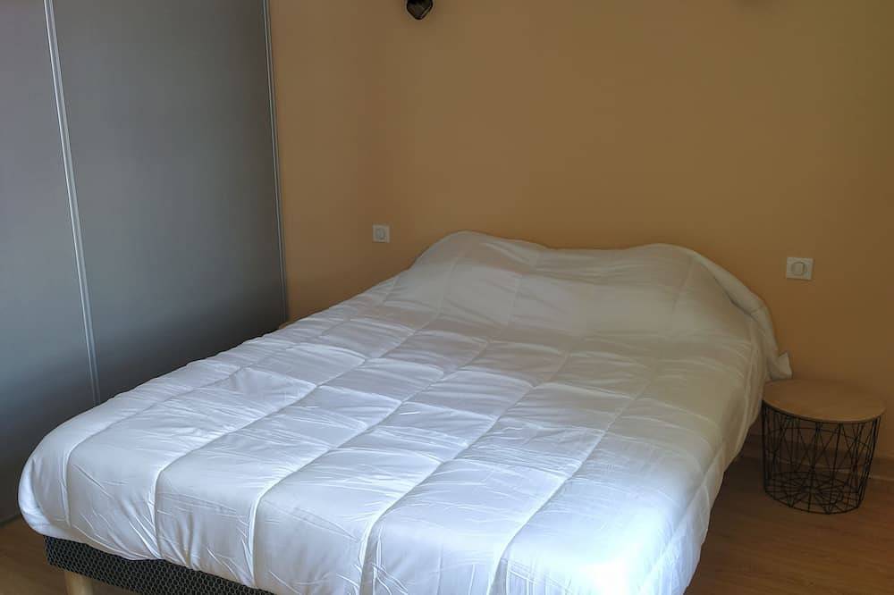 Maison alliant ancien et moderne en Aveyron in Lédergues, Aveyron