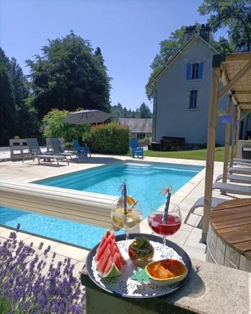 Chambre d’hôte pour 4 personnes, avec piscine et jardin en Corrèze