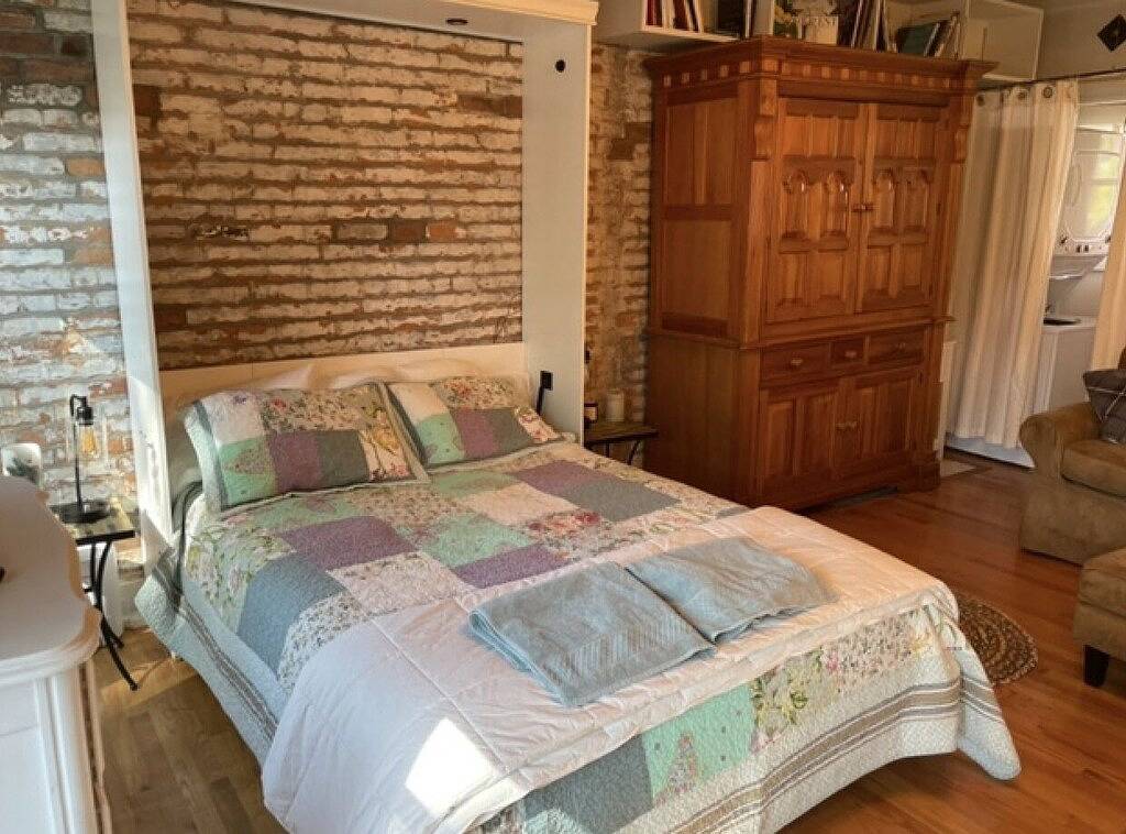 Tranquil In-Town Garden Carriage House, No pet fee in Cincinnati, Hamilton County (OH)