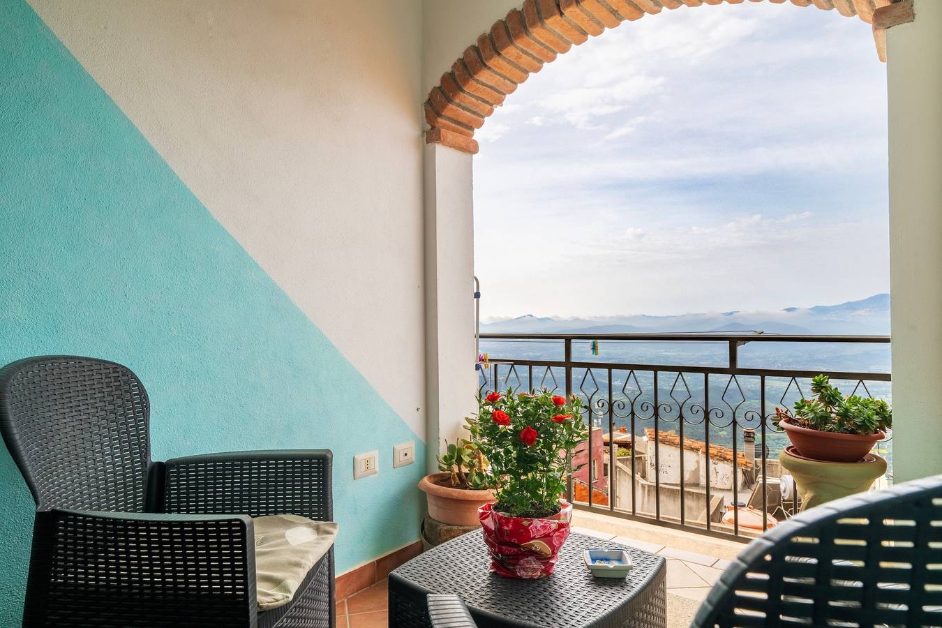 Appartement entier, Appartement 'Su Cilleri E Silbiu 2' avec terrasse privée, Wi-Fi et climatisation in Baunei, Province de Ogliastra