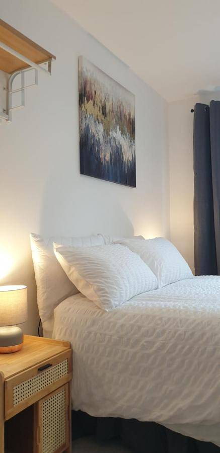 Twin Room with Private Bathroom in Brighton, Sussex