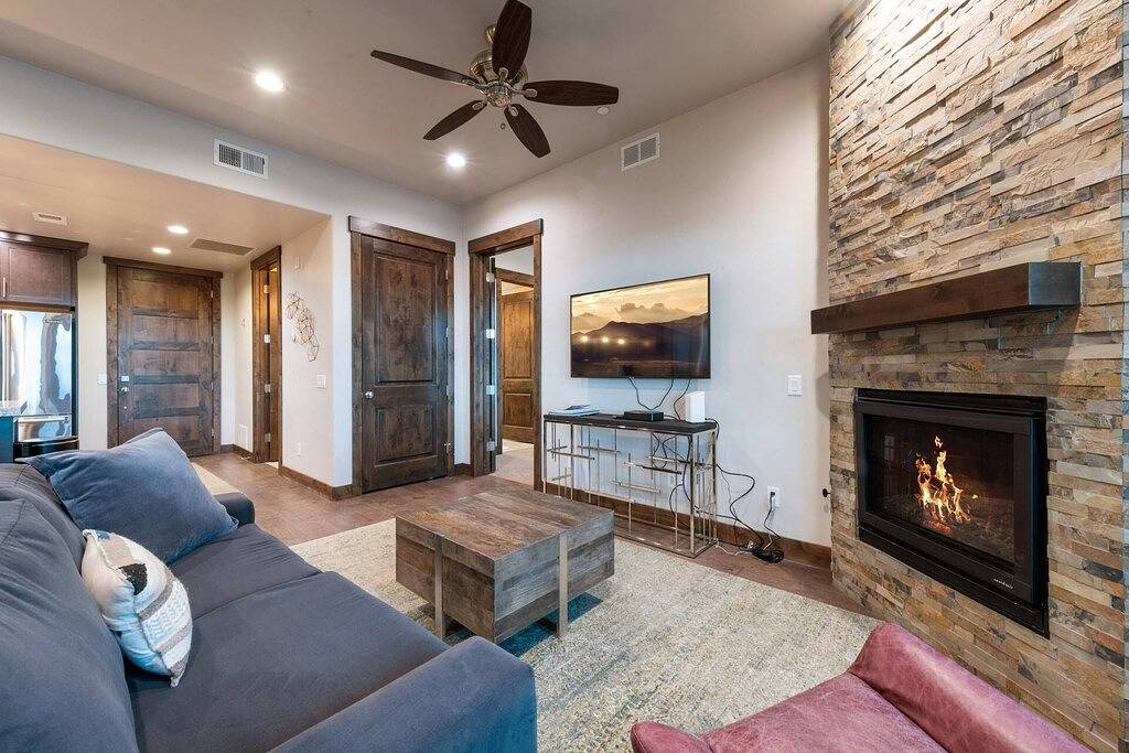 Ganze Wohnung, Canyons Resort Pet Friendly Ski Condo – Free On Call Ski Shuttle, Hot Tub, Pool + Free Ski Rental in Uinta Wasatch Cache National Forest
