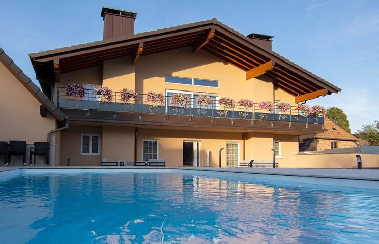Hôtel pour 6 personnes, avec vue ainsi que jardin et piscine à Cleebourg - 4