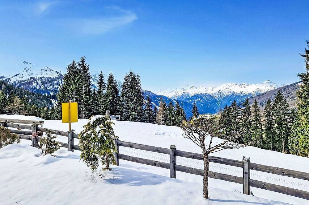 Ganze Wohnung, Schöne Wohnung für 2 Leute mit  W-Lan, Tv und Terrasse in Tuxer Alpen, Navis