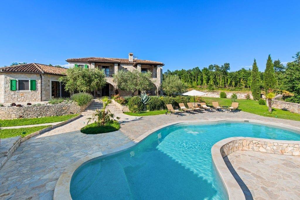 Villa Adriana mit privatem Pool in Brajkovići. in Radetići, Zentralistrien