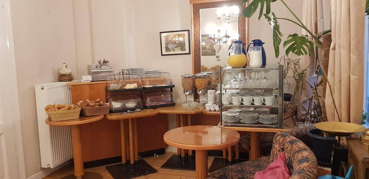 Cafe-Konditorei-Pension Sander in Niederfell, Osteifel