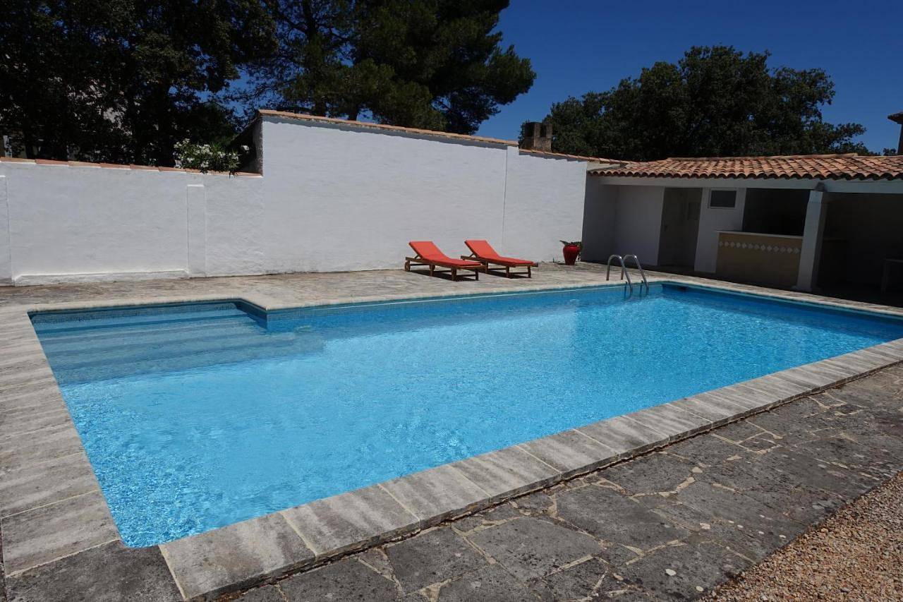 Chambre dans maison provençale avec piscine in Cavaillon, Parc naturel régional du Luberon
