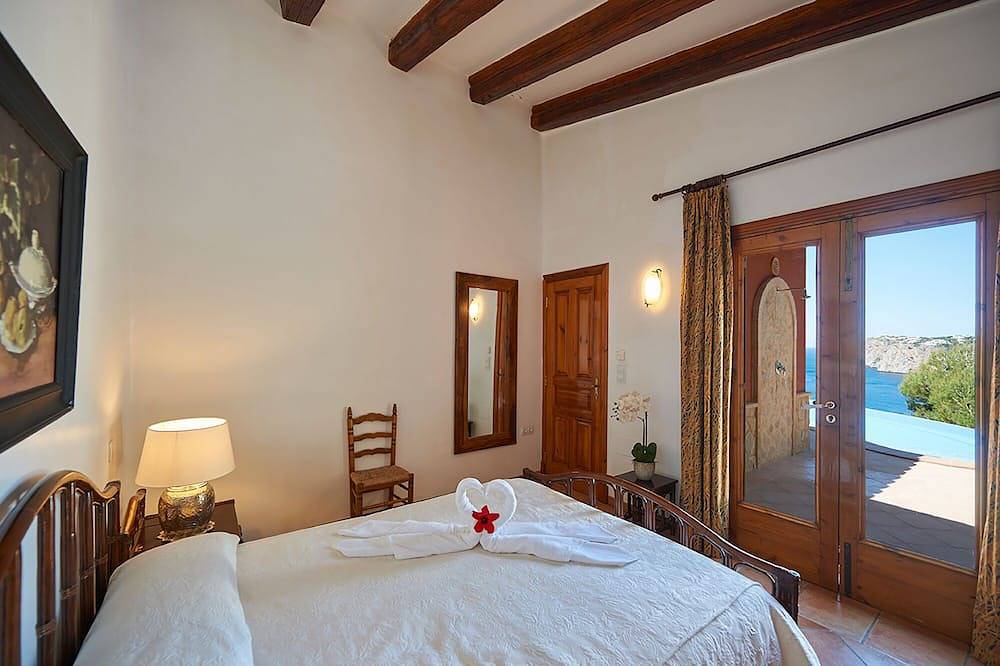 Romantic holiday home on Mallorca with pool and sea views (Villa Deka) in Cala Llamp, Andratx