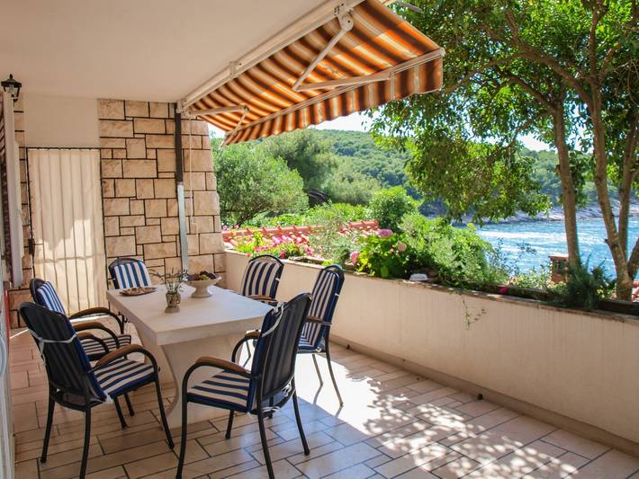 Apartament wakacyjny dla 6 osób, z ogród i taras, Dla rodziny w Postira