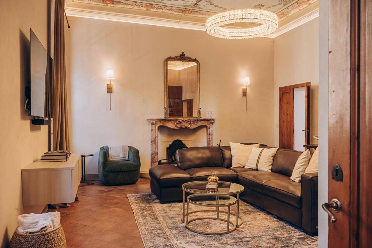Palazzo Tamanti - 4Br 6 Bath Estate Home in Montalcino Center in Montalcino, Val d'Orcia