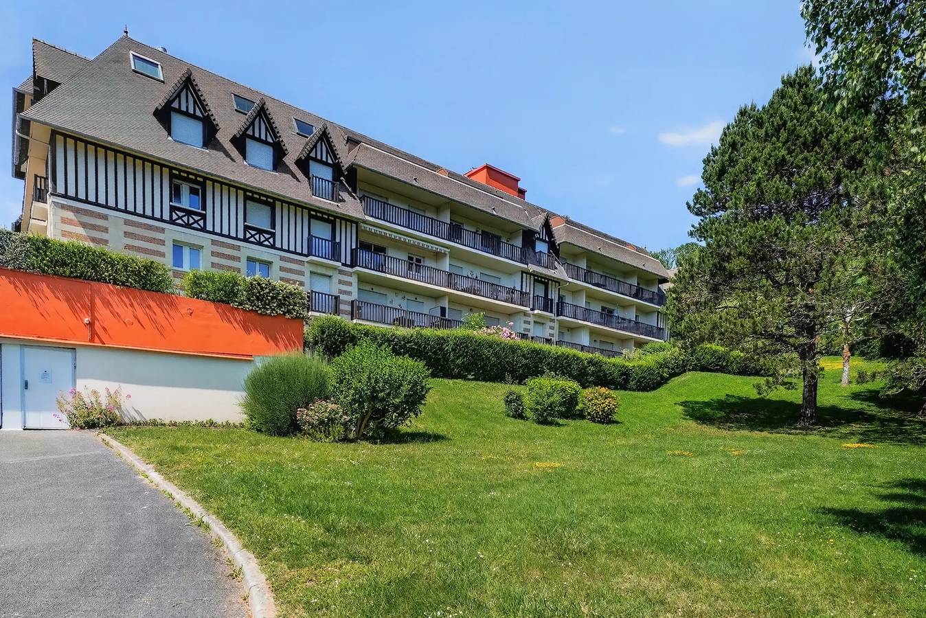 Ganze Wohnung, Ferienwohnung 4 Personen 1 Schlafzimmer Meerblick mit Terrasse und Parkplatz in Blonville-sur-Mer, Lisieux und Umgebung