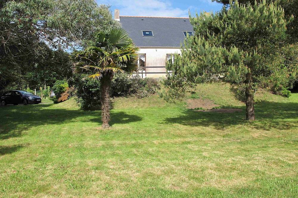 Villa 4 Personnes / Grand Jardin 7000m² / Roscanvel, Presqu'île de Crozon, réserve naturelle. in Roscanvel, Région de Châteaulin