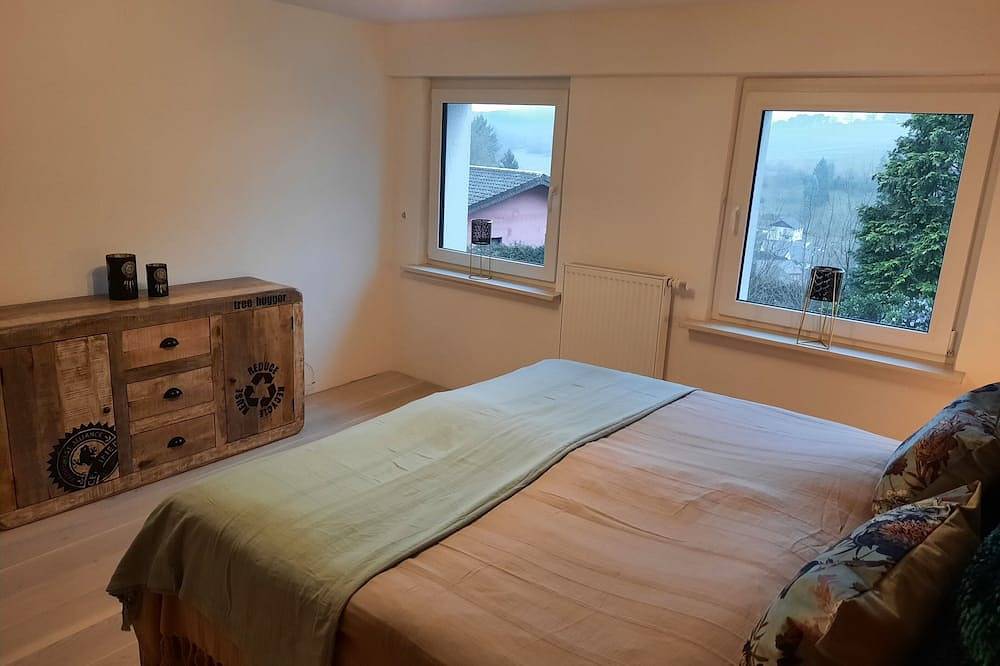 Entire apartment, Big break in the beautiful Eifel with sauna and fireplace in Nettersheim, Naturpark Hohes Venn-Eifel