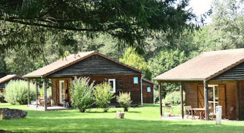 Camping pour 5 personnes, avec terrasse et jardin dans la Creuse